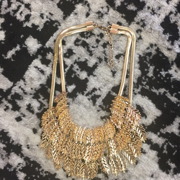 bebe Jewelry - Bebe Leaf Necklace